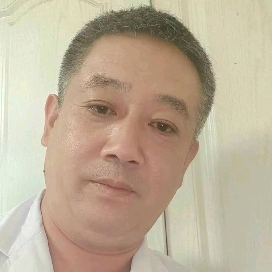 爱唱歌的推拿老头