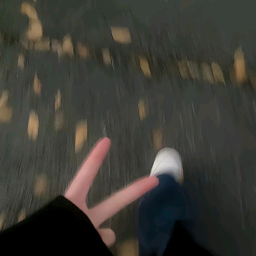 小恩.