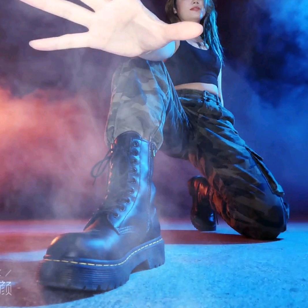 ℳ ໌້ᮨ🥀⃟可惜你不懂姐ℳ ໌