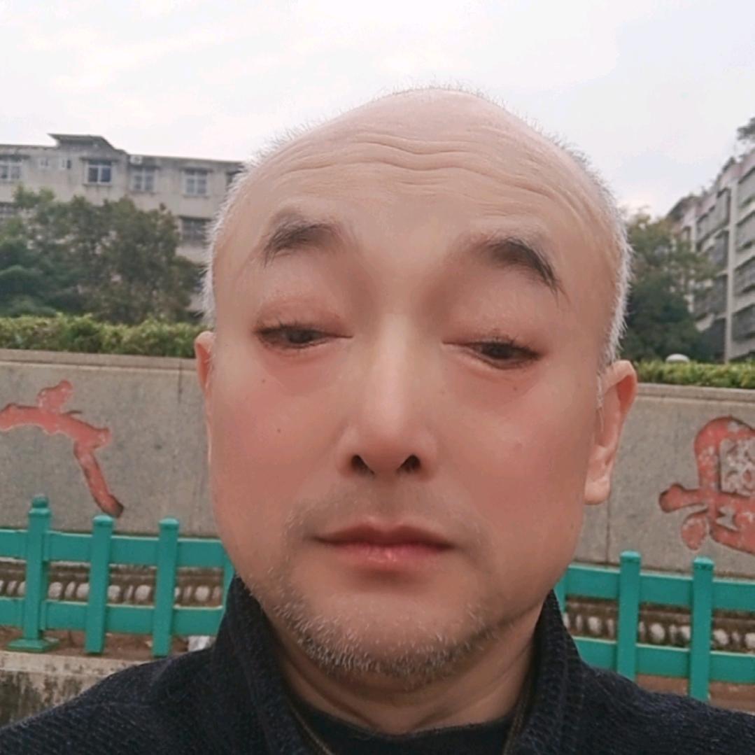 湖北，光头哥。