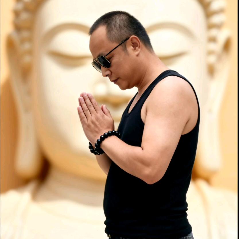 那个男人☜