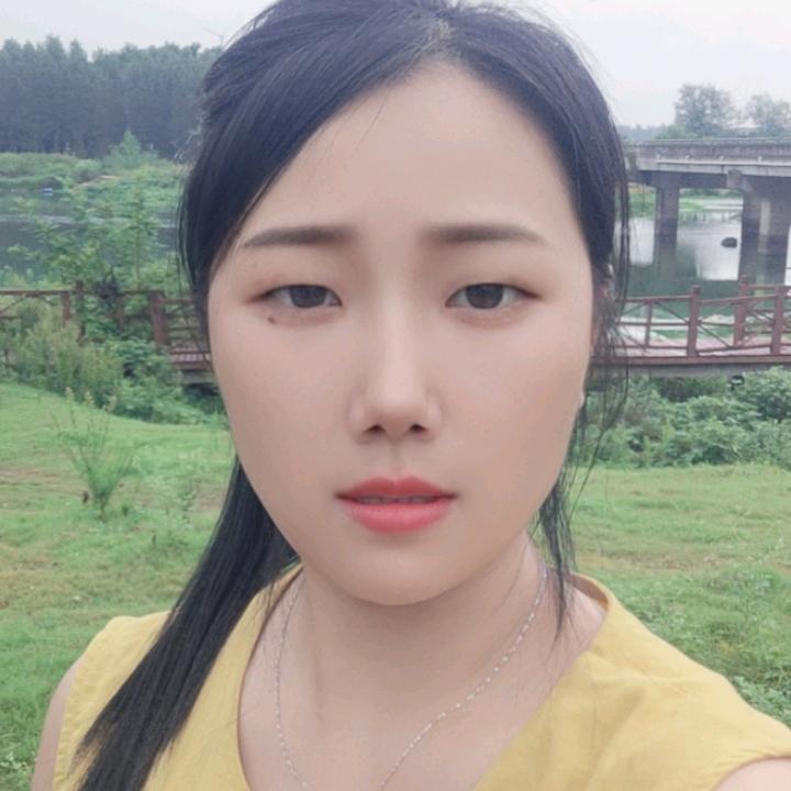 缼爱的女生