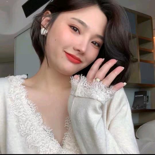 肉肉的金老板（显瘦穿搭分享）