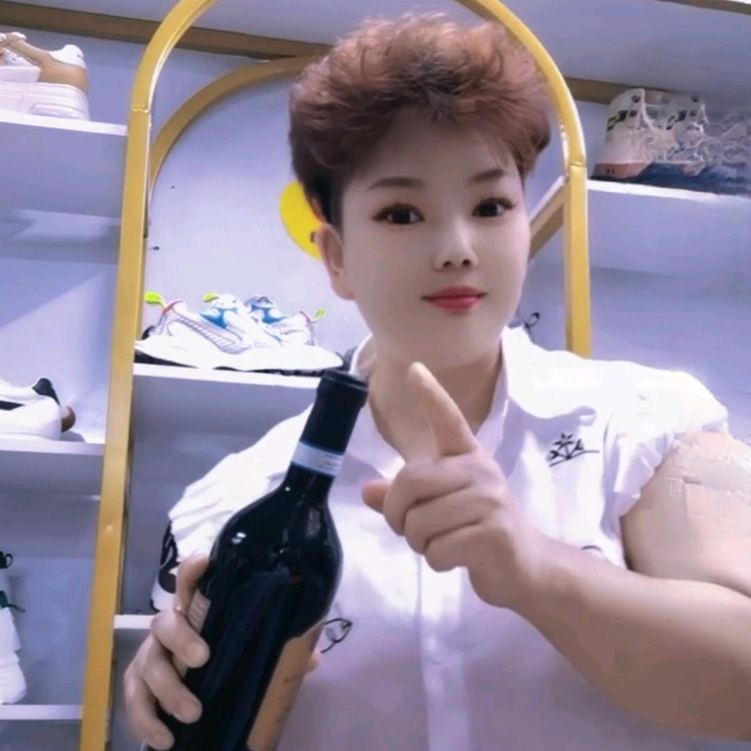 🧚‍♂️一笑🧚‍♂️