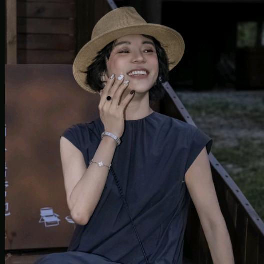 丽霞 时尚女装穿搭