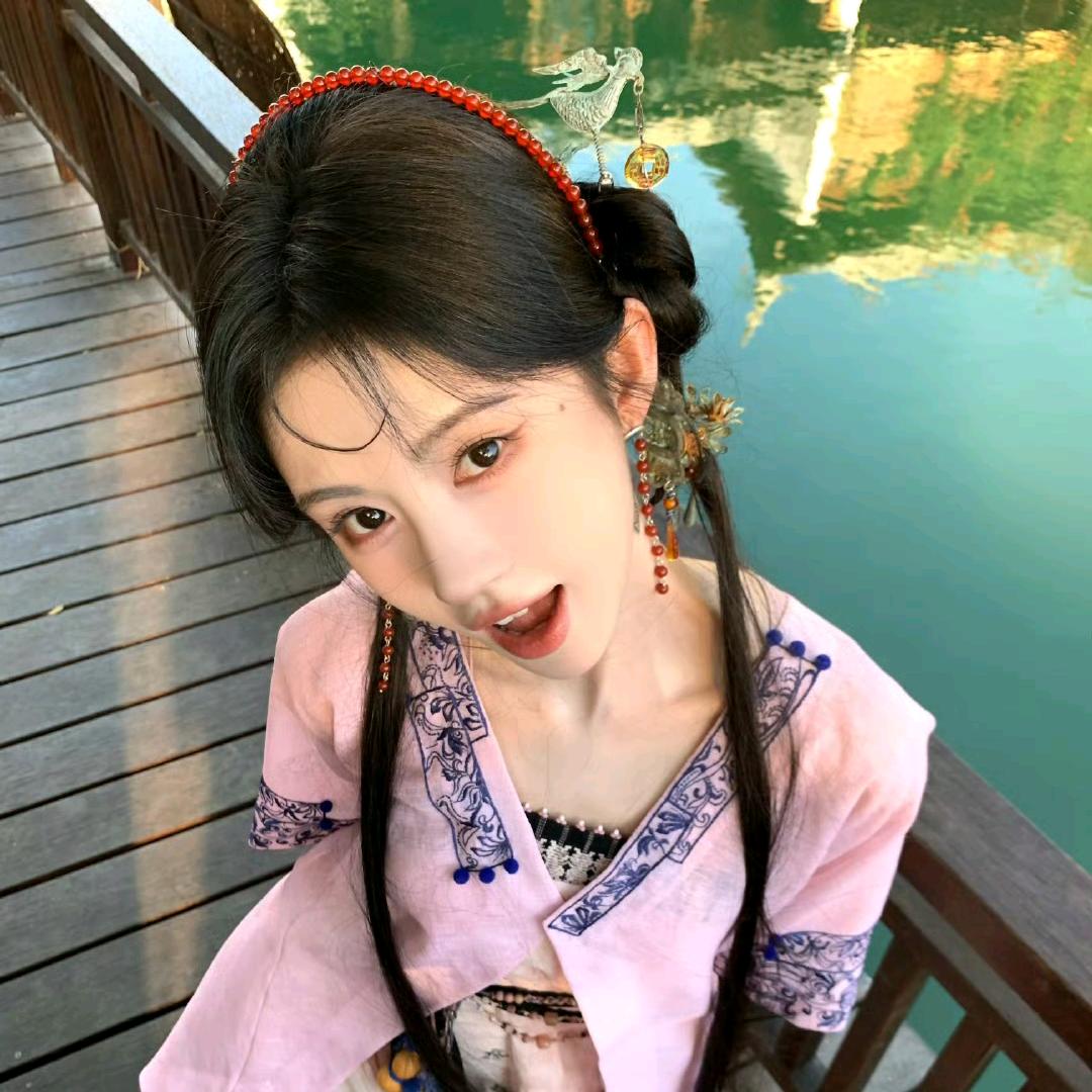 竺沀.