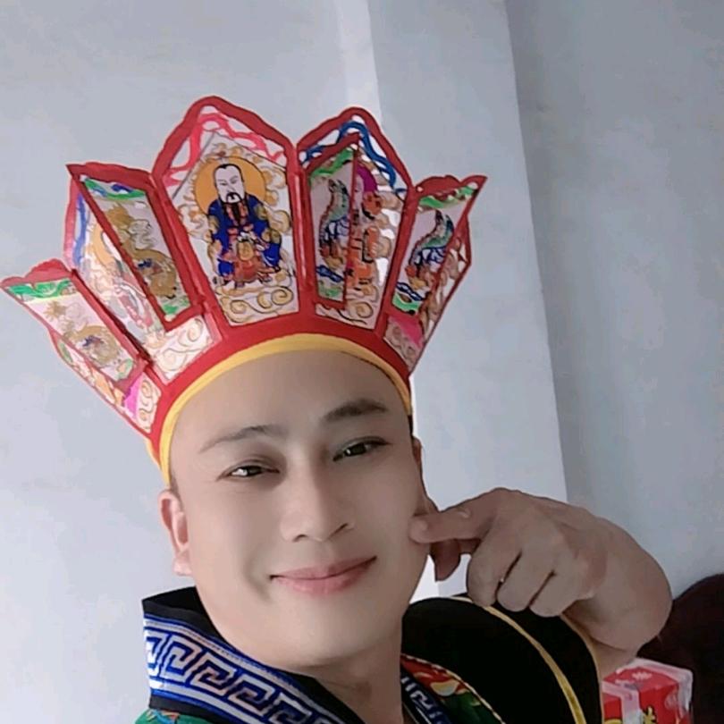 《华，军》先生