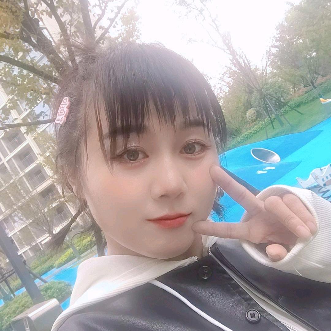 小何爬行（😀😀😀）