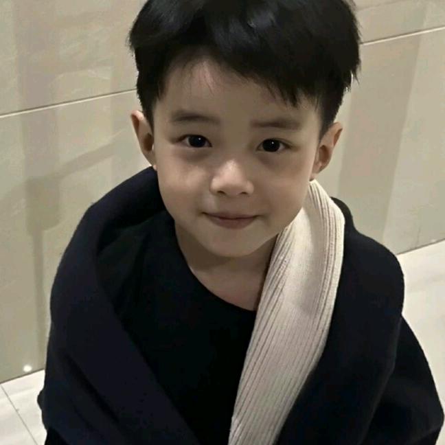 小M