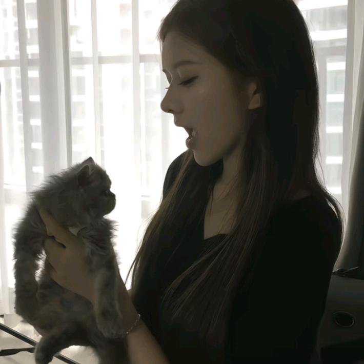 ^困^