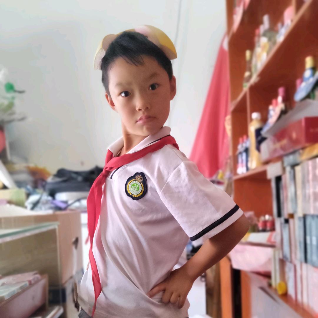 小小冉ฅʕ•̫ฅ你是银河馈赠给我的🍬