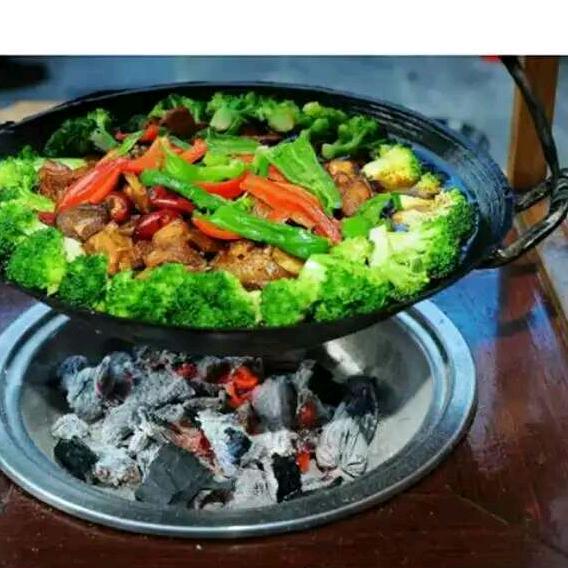 天堂寨饭店～辉哥