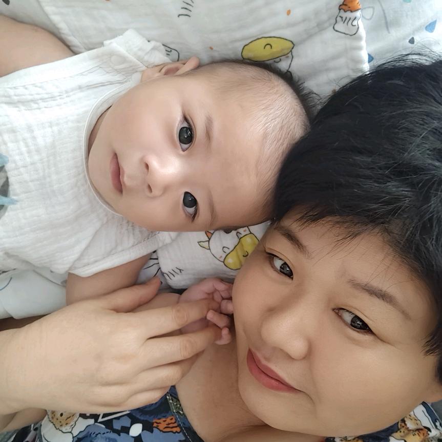 澈澈.奶奶