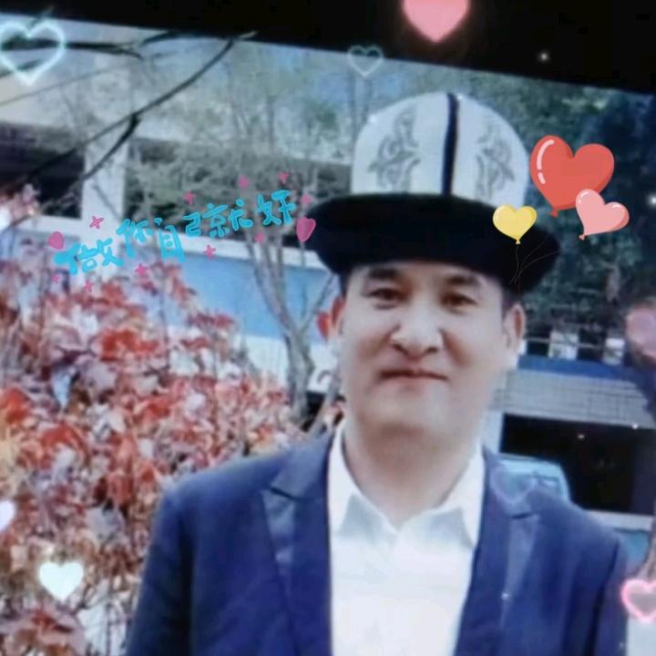 莫拉西😎😎👩‍👧‍👧