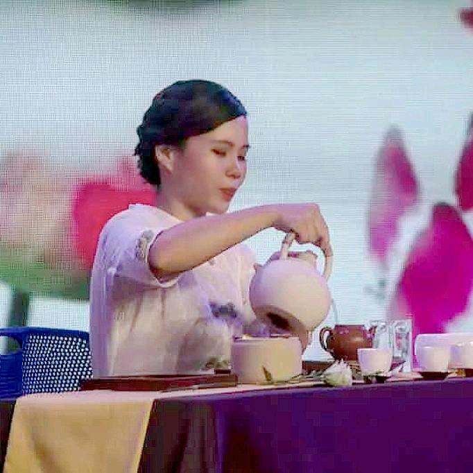 乡村农艺员--卢艺