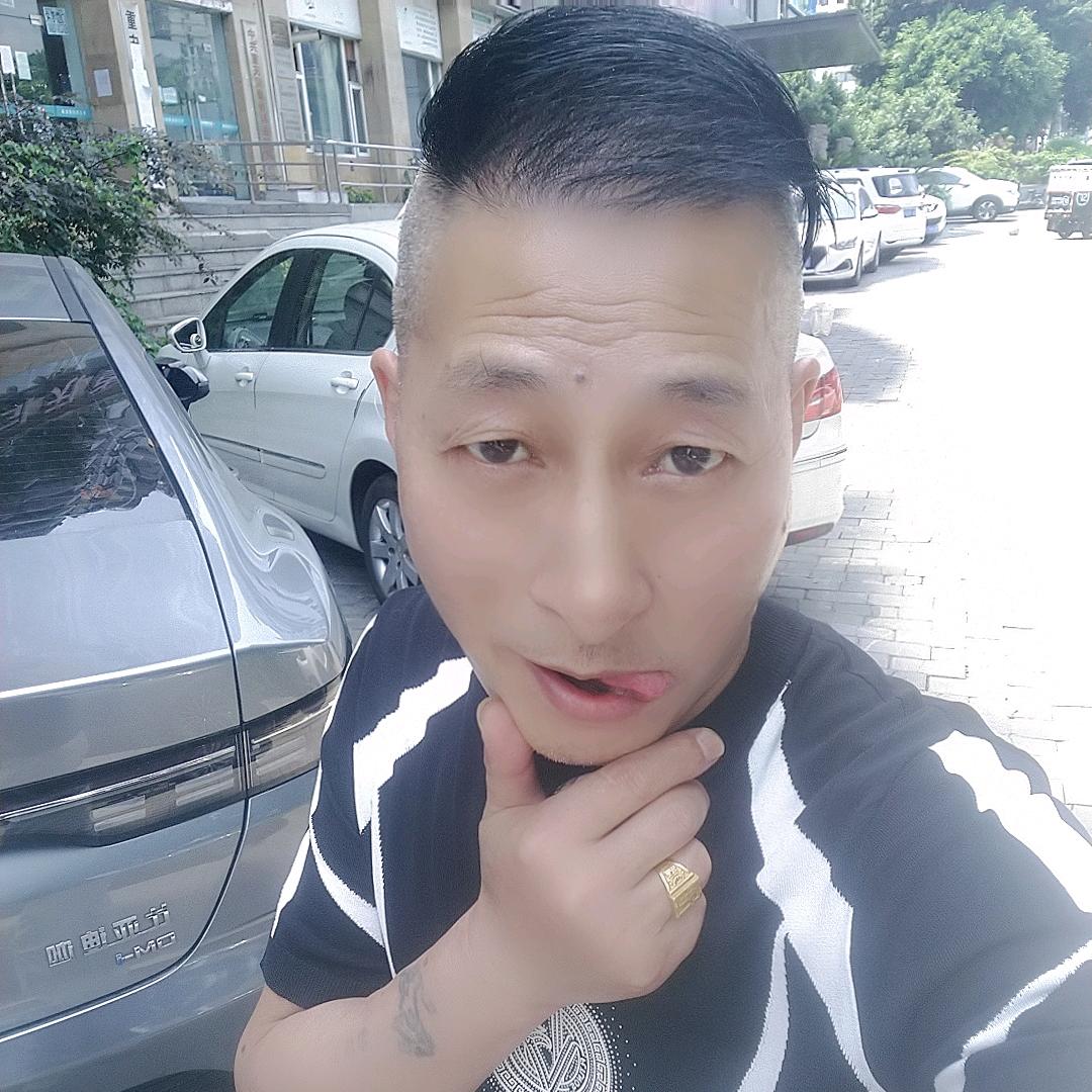 变个发型还是我🐇