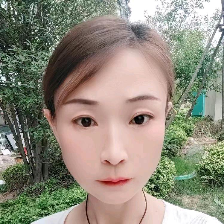 英子