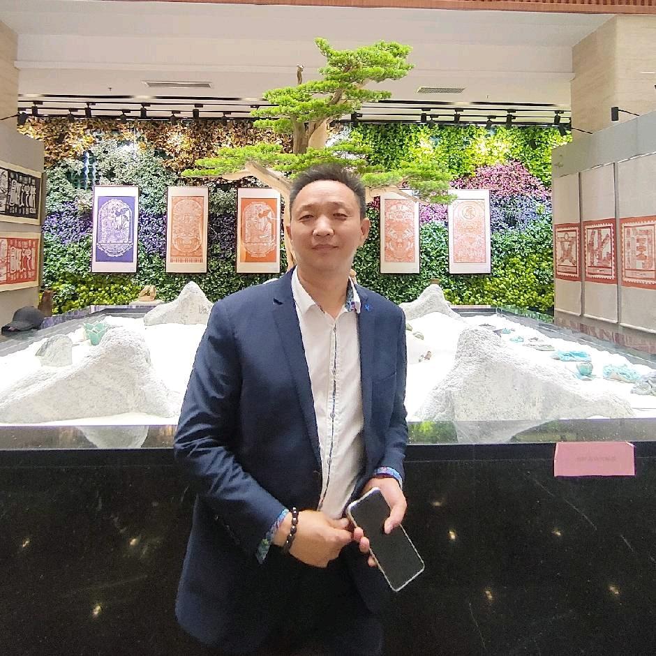 阳光下的微笑