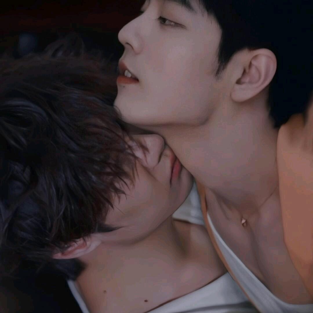 王杨卢骆当时体，轻薄为文哂未休。