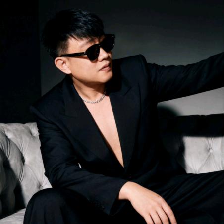 洋洋得意