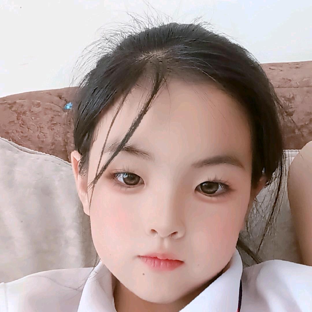 严奕诺彤