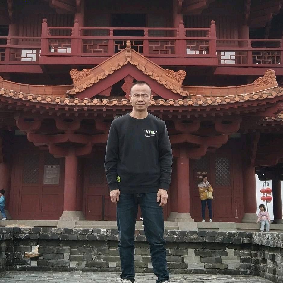 黑哥♥(｡￫v￩｡)♥