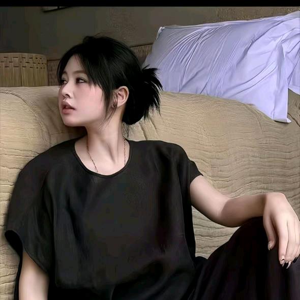 沈球球(每日时尚穿搭)