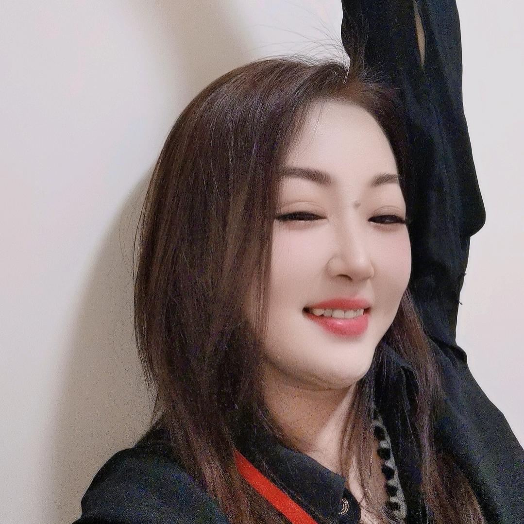 不爱胭脂爱乾坤