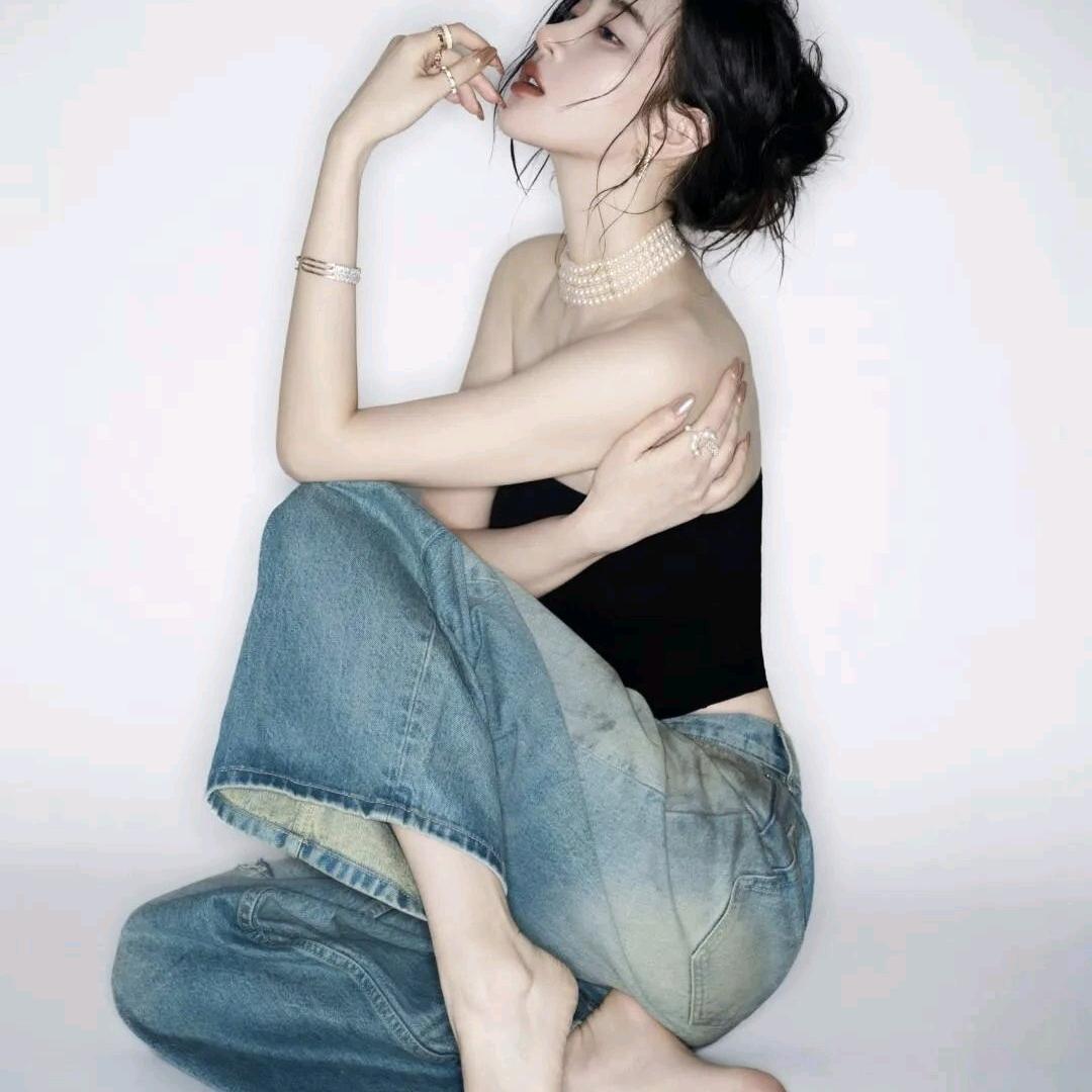 R 婷。