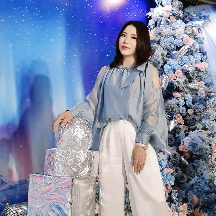 遵义新蒲新区相约四季服装店