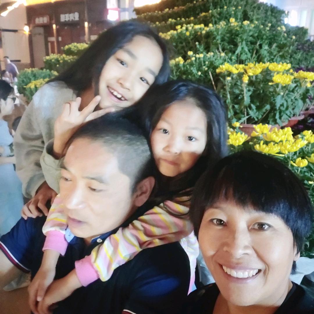 姐妹俩的幸福时光