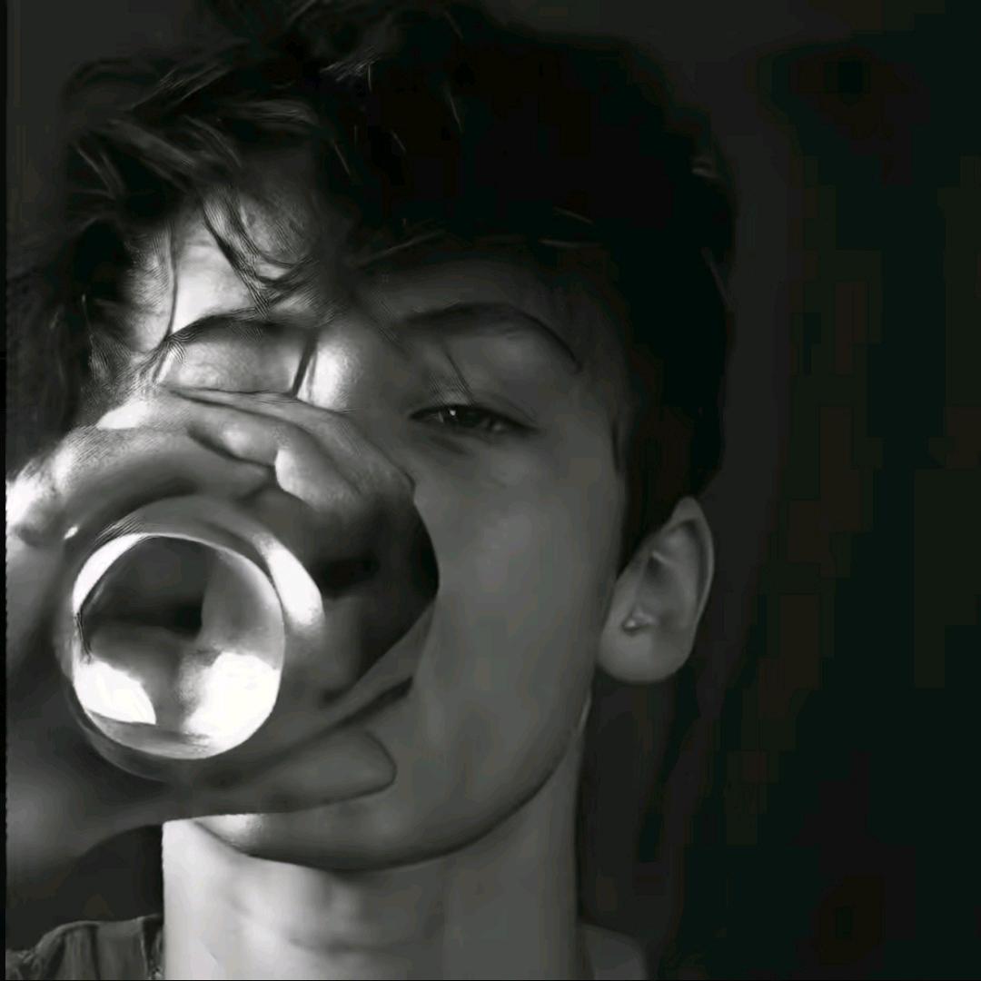 路边一条直接踹