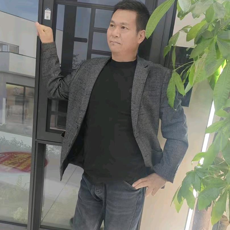 伊盾门窗陈雄