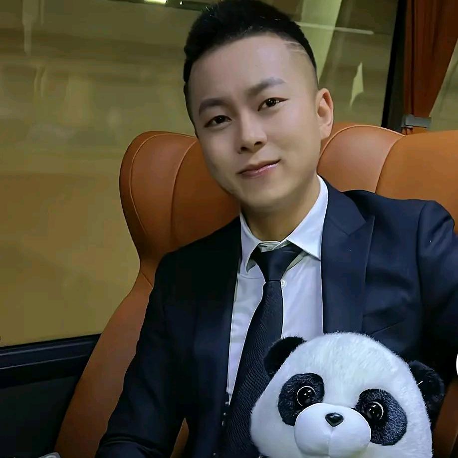 豪府佛爷〈胜仔传媒运营总监〉