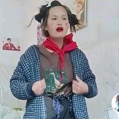 小鸽子18：00首播（白天不定时播）