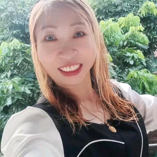 红玫瑰快乐每一天🌹