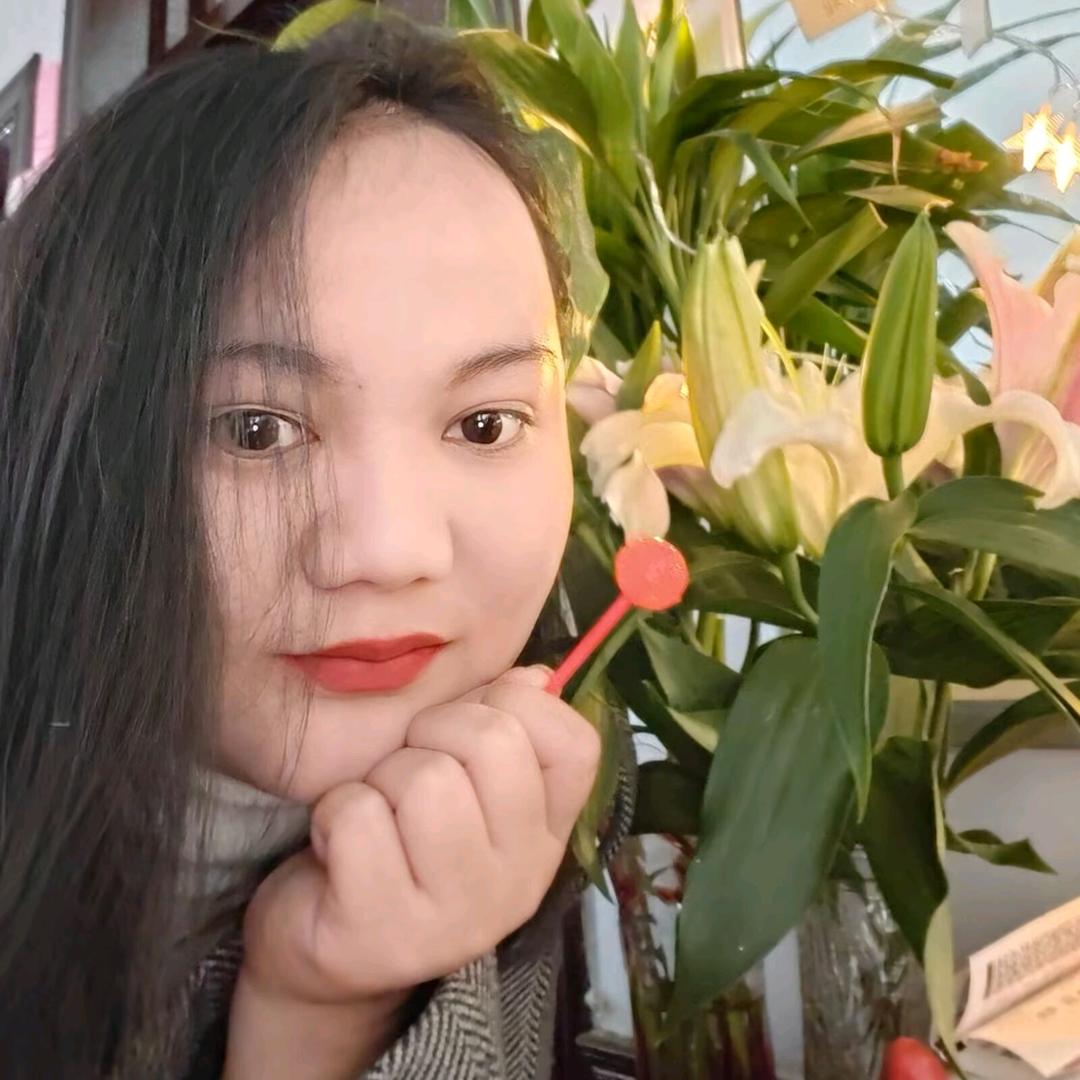 拥抱小时候的她