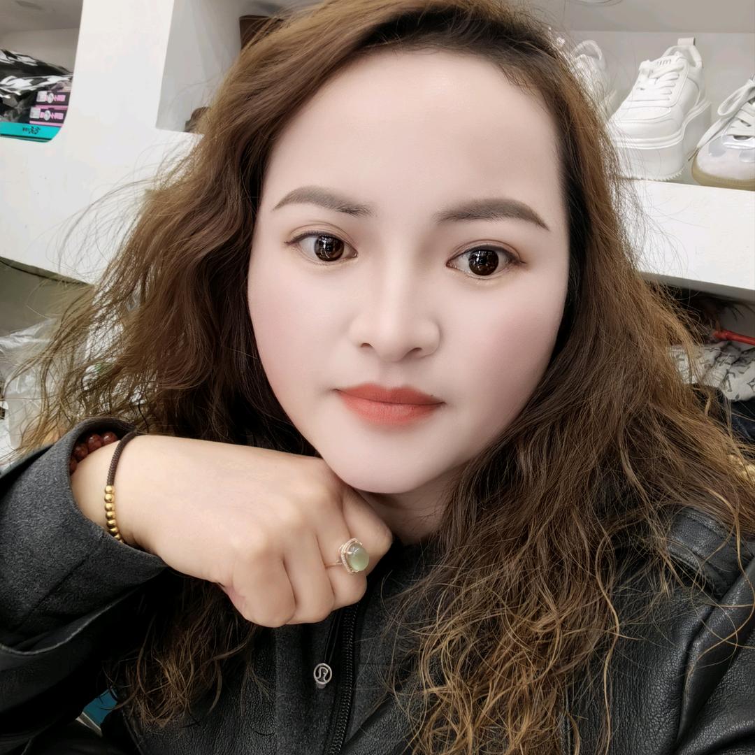 枫园路莉莉服装店