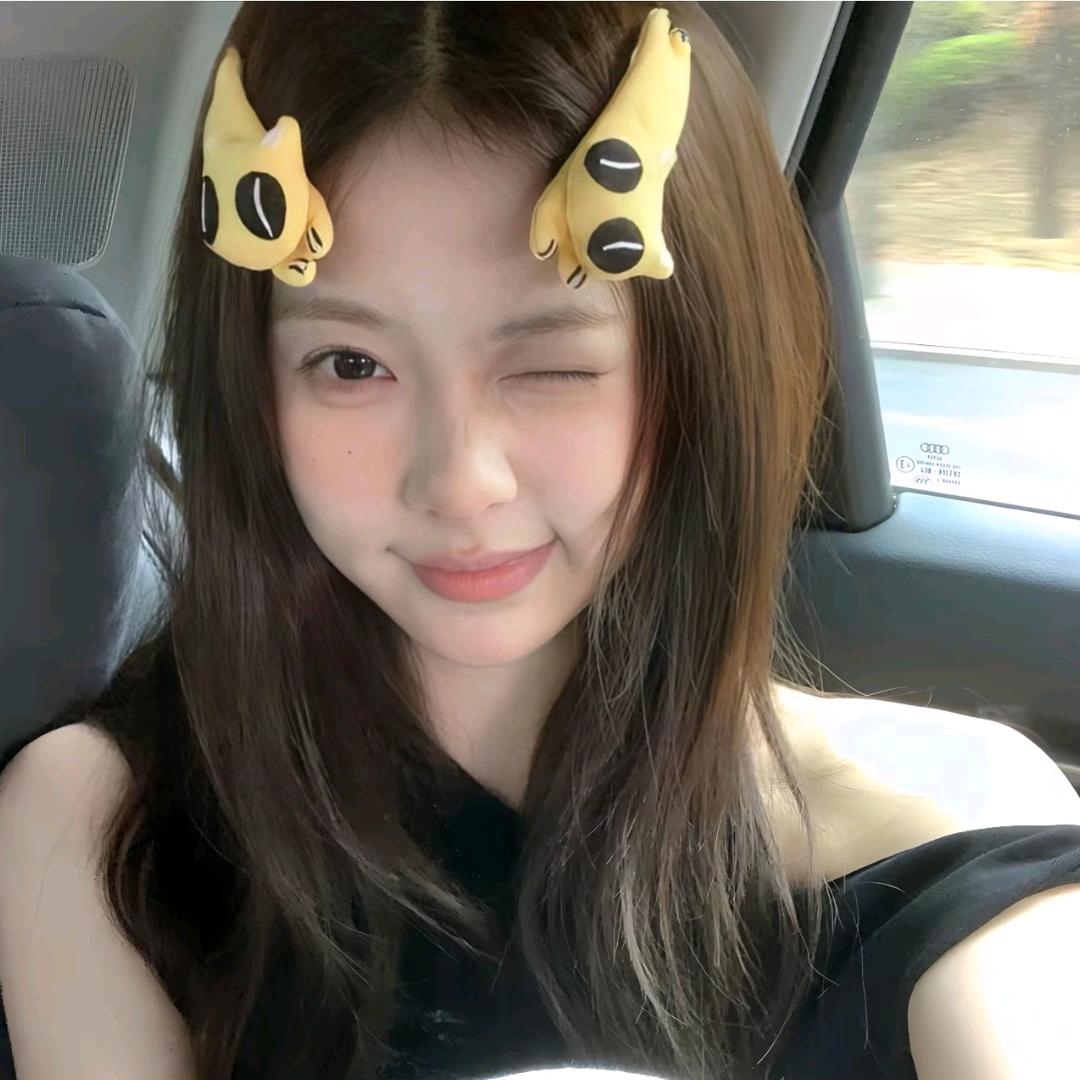 小钱睡着了_