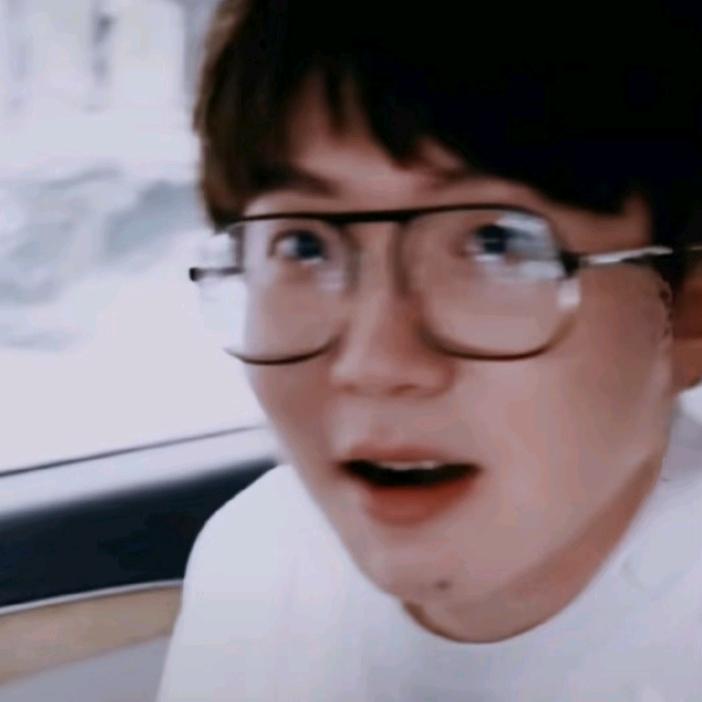 同鑫元.