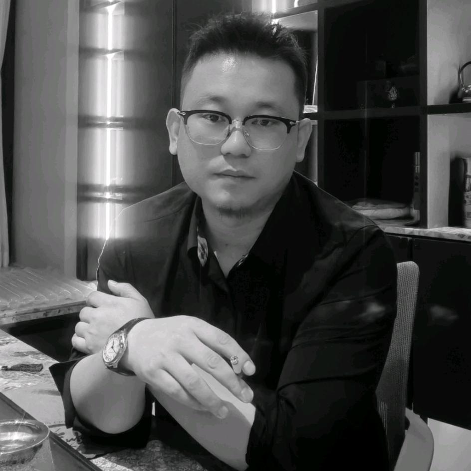 设计师王亮