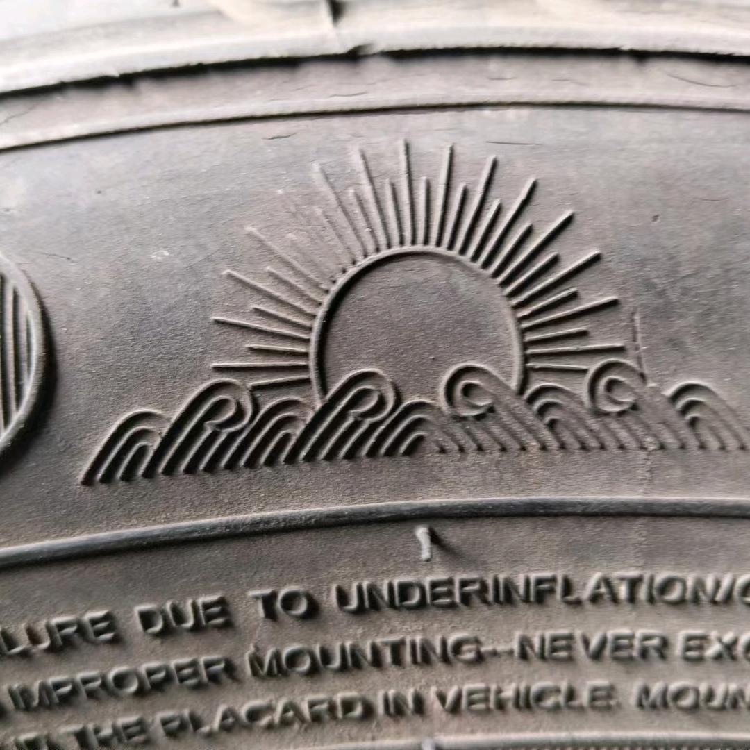 用户洪东二手轮胎87618953144