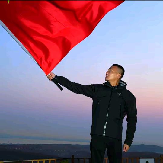 爱看狗的潘宏