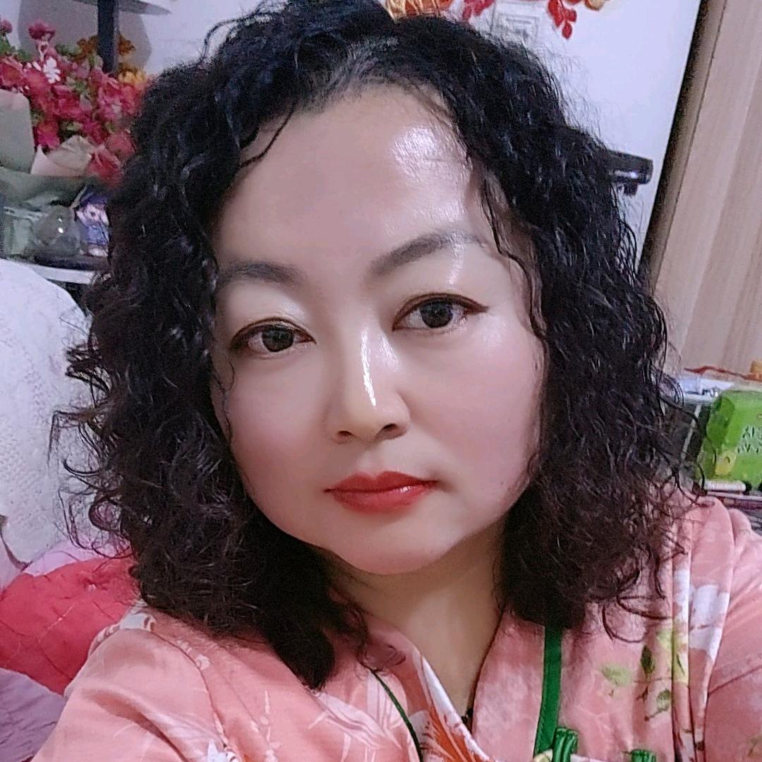 晴空初夏的蔷薇花