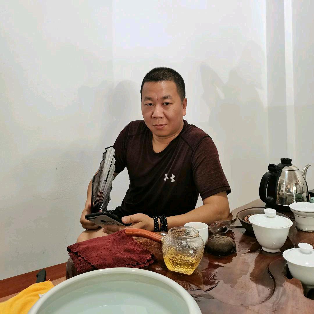 骑着大象看抖音