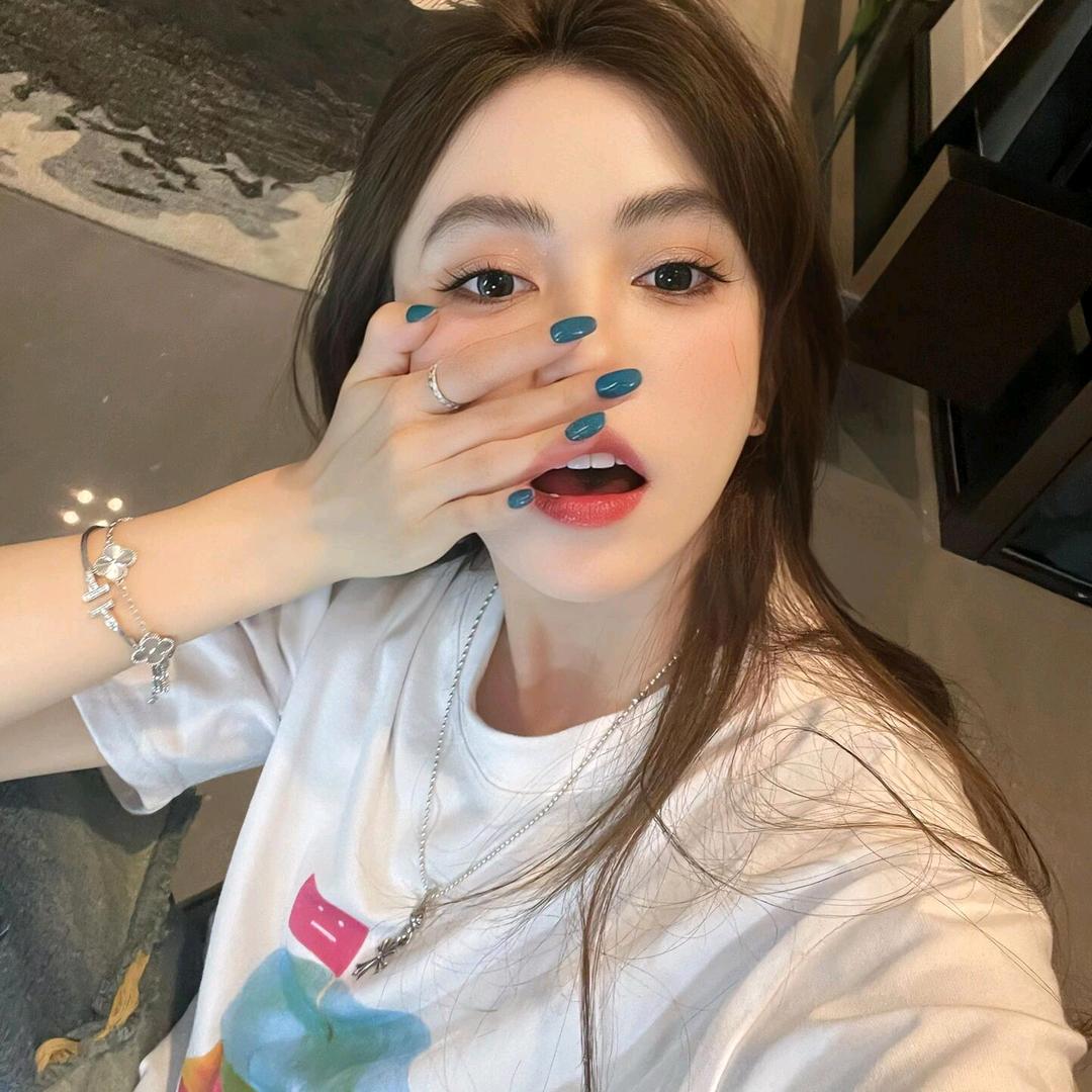 条纹装的安妮💞