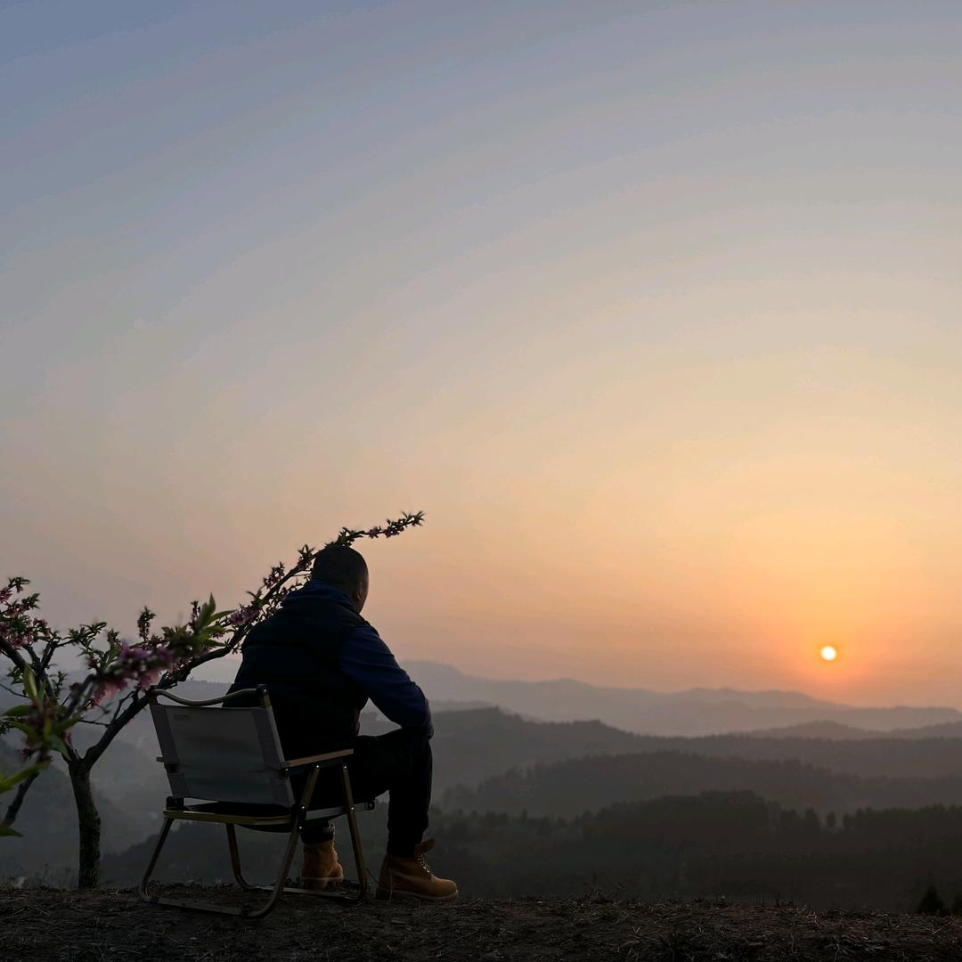 一个嫩嫩的老男人