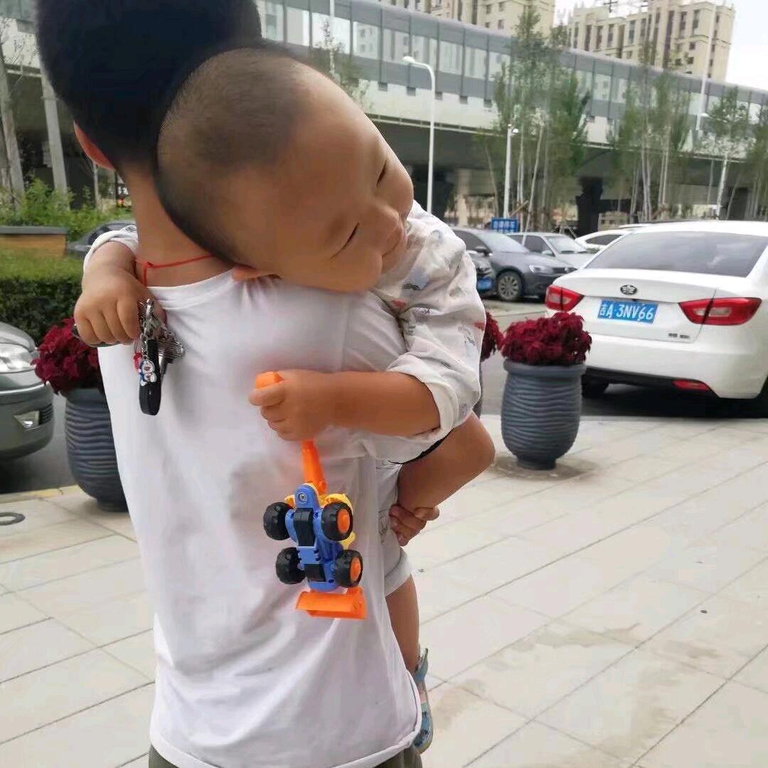 石 头