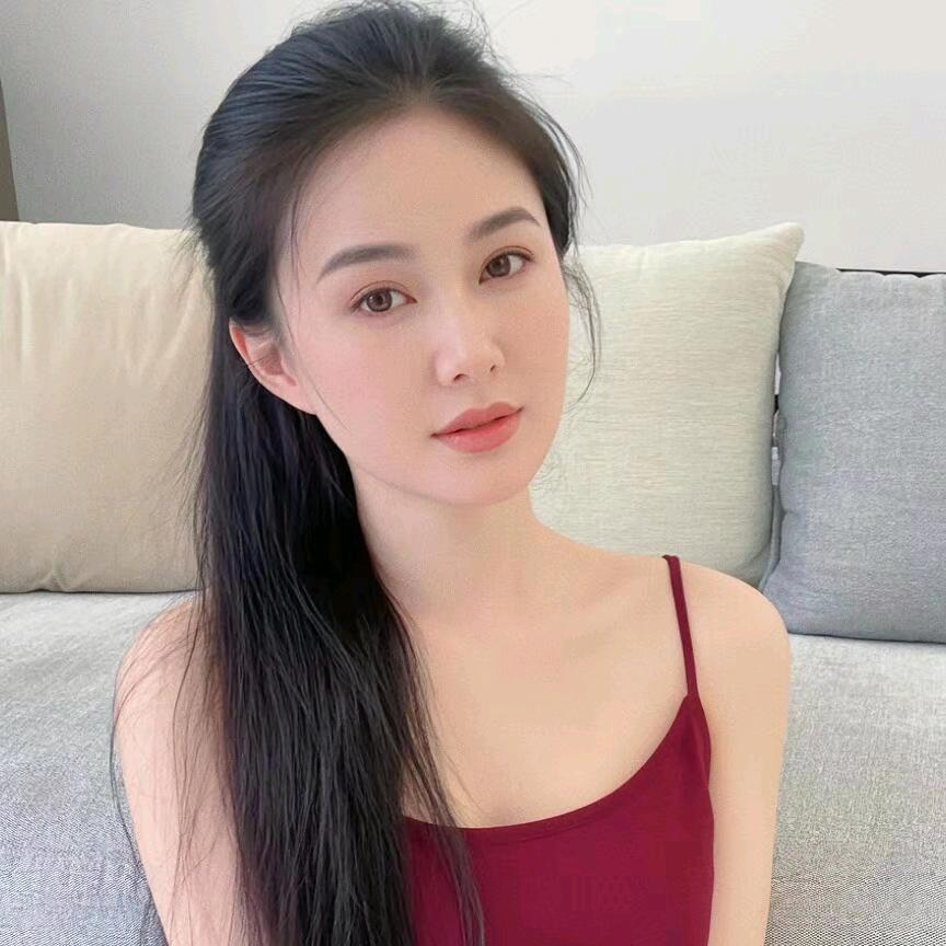 冬夏雪开直播间的小姐姐