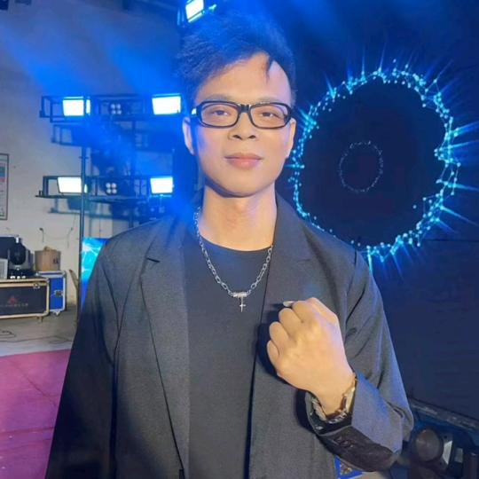 激情摇滚唱将，，阿成